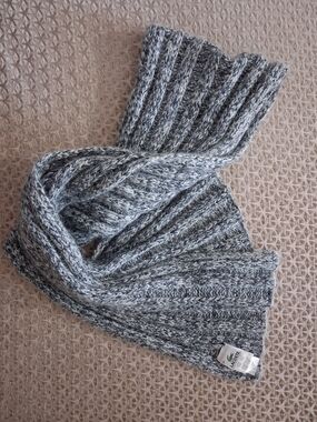 Lacoste Scarf Men Or Women Marled Gray Ribbed Knit Scarf
